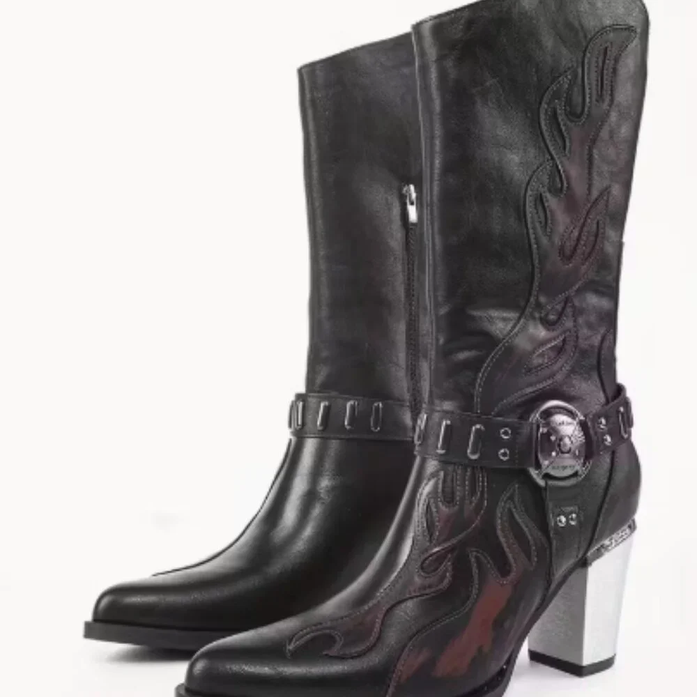 Boots - Picture 4 of 4